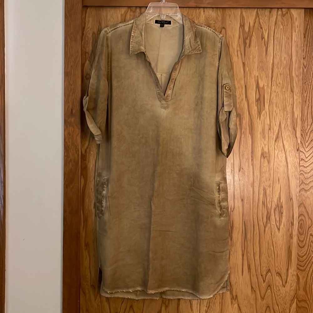 Mustard shirt dress. Medium. Velvet heart. EUC